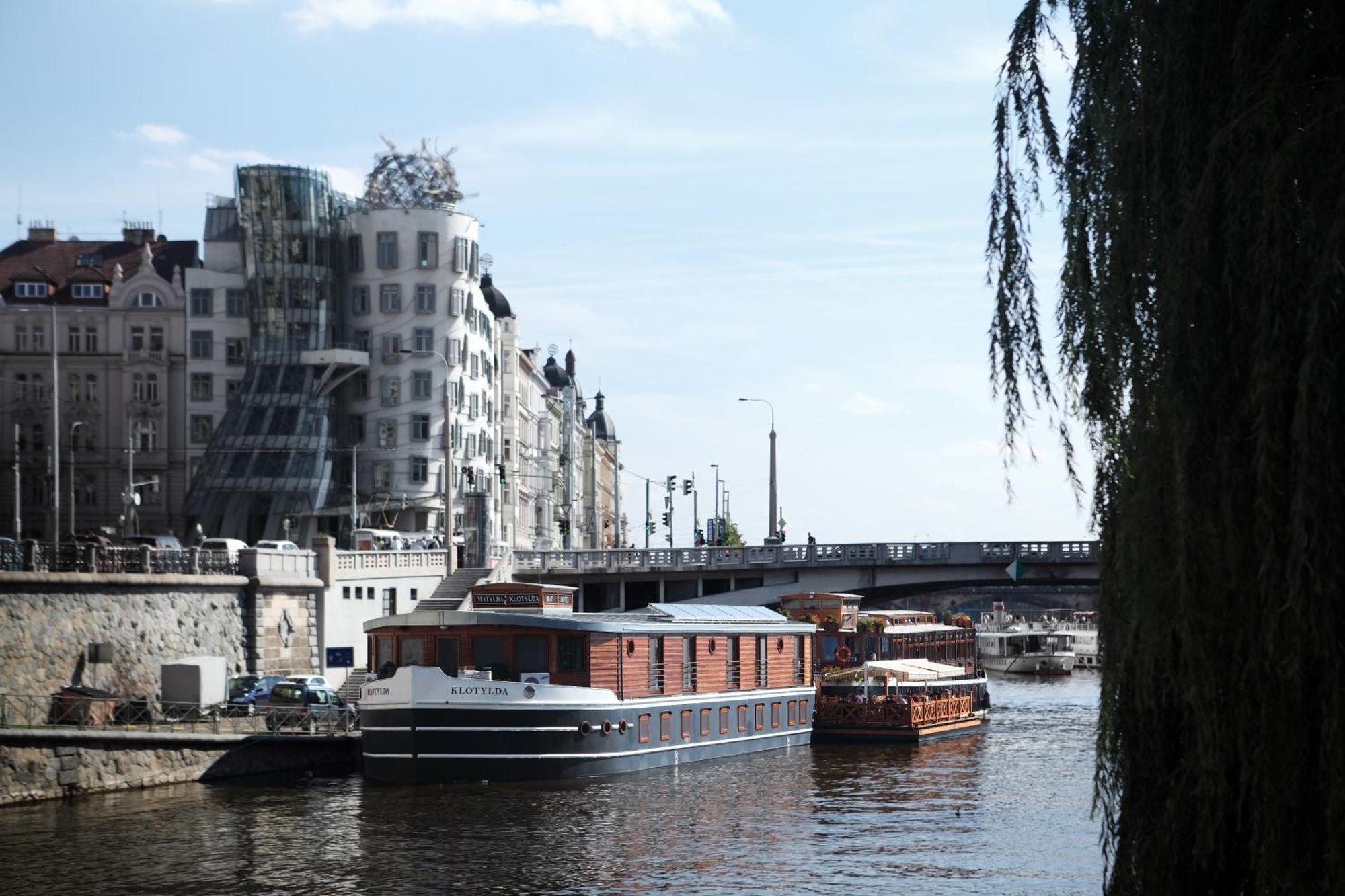 Boat Hotel Matylda Прага Екстериор снимка