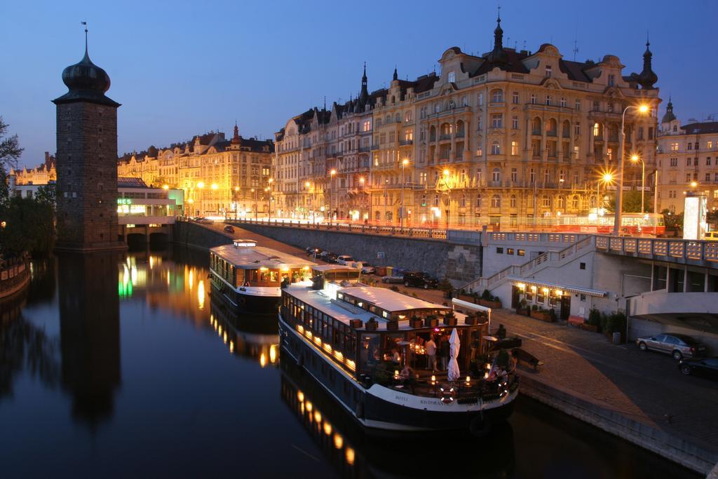 Boat Hotel Matylda Прага Екстериор снимка