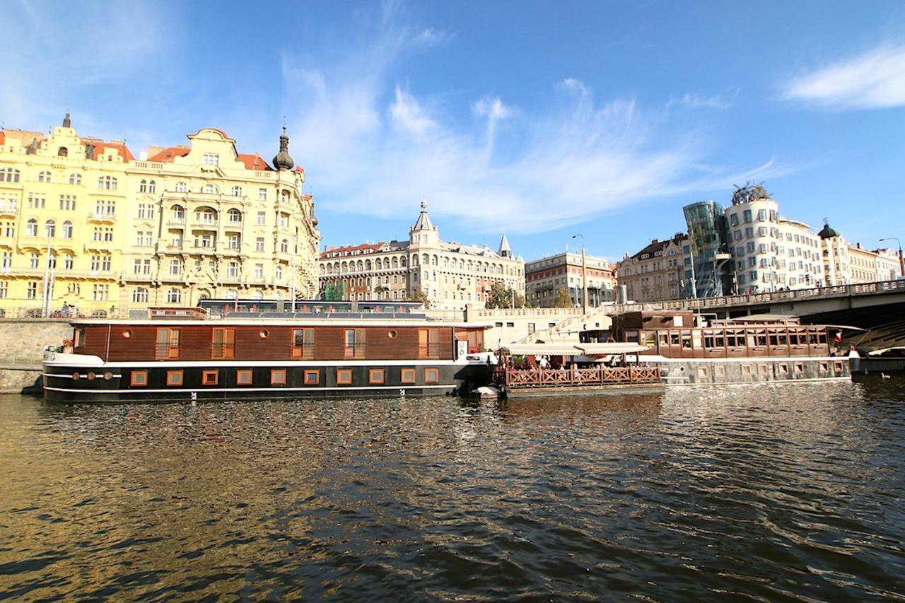 Boat Hotel Matylda Прага Екстериор снимка